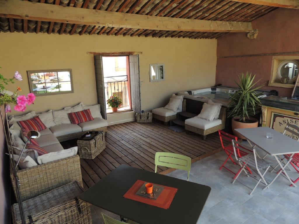 Hotel Eden Roque La Roque-d'Antheron Exteriér fotografie